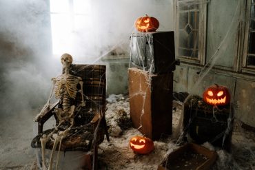 Halloween Home Decoration Ideas to Haunt Your Guests