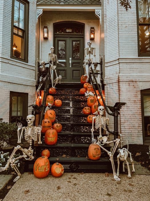 Inner decorator of darkness with these Halloween home decoration ideas